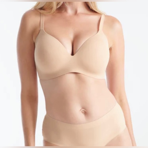 Knix - Wing Woman Contour Bra - Size: 8+ Color: Nude2 - EVBRA110N81. - Picture 2 of 9
